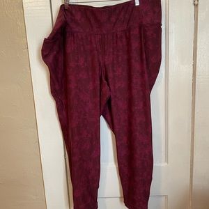 Lane Bryant Livi Active 26/28 - 7/8 ankle length leggings With pockets! Dark red